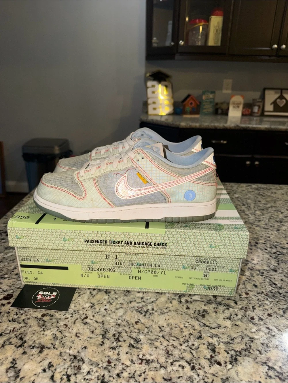 Size 9.5 Nike Dunk Low Union LA Passport Pack Argon SKU DJ9649-400 Gently Used